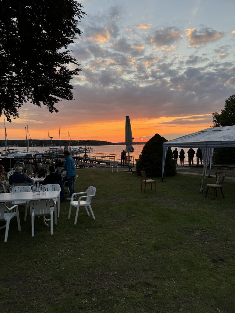 Am Wannsee - Ambiente beim Auftritt der Nebiichi-Jazzband