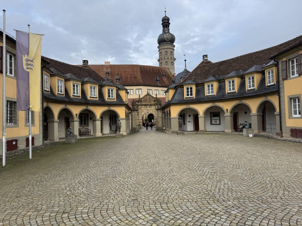 Blick auf Schloss Weickersheim